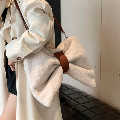 Women's Handbag ⎜ Fashionable Bag in a Bow Design with Adjustable Shoulder Strap