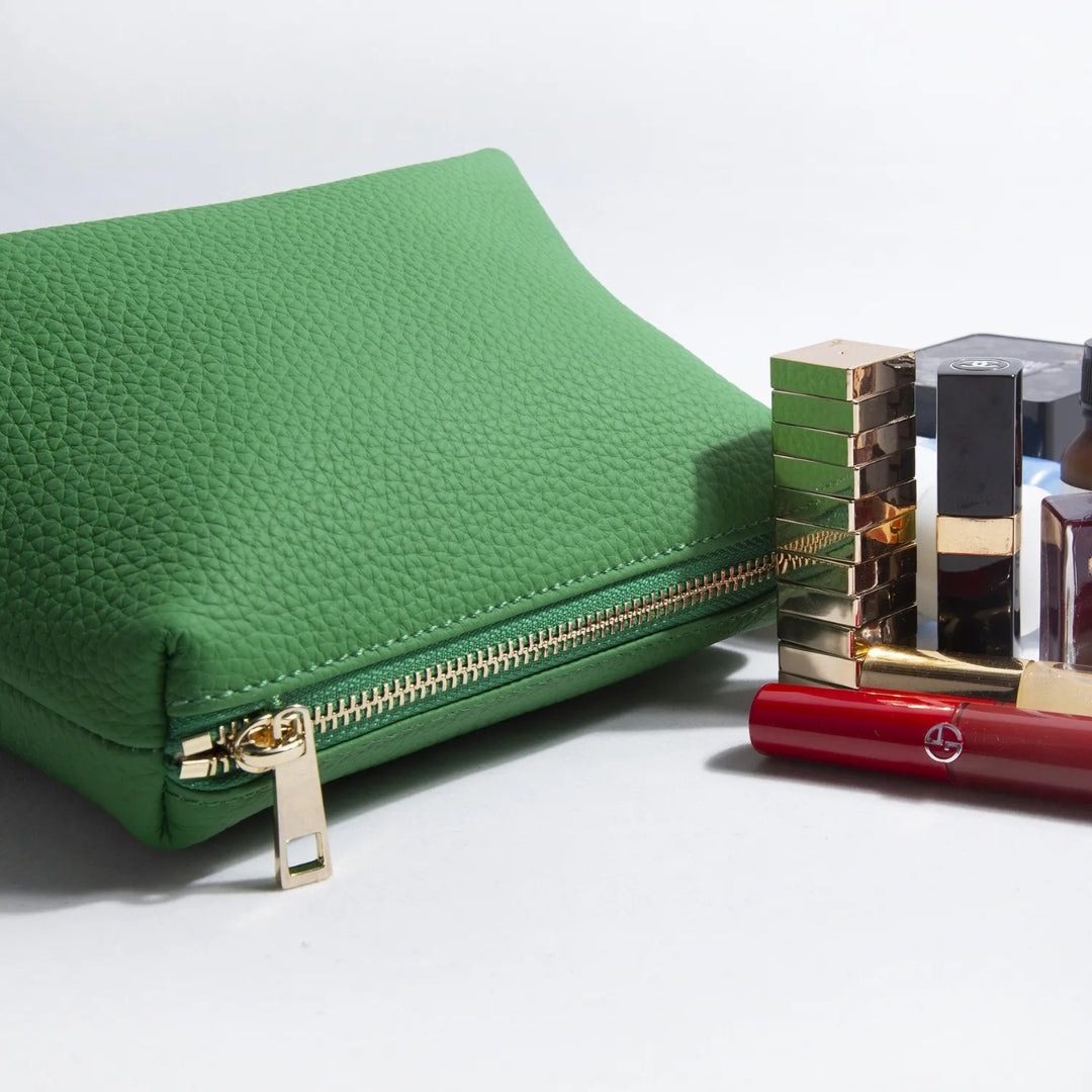 Cosmetics Bag for Women ⎜ Compact Leather - Look Design with Zip for Lipsticks and Make - Up