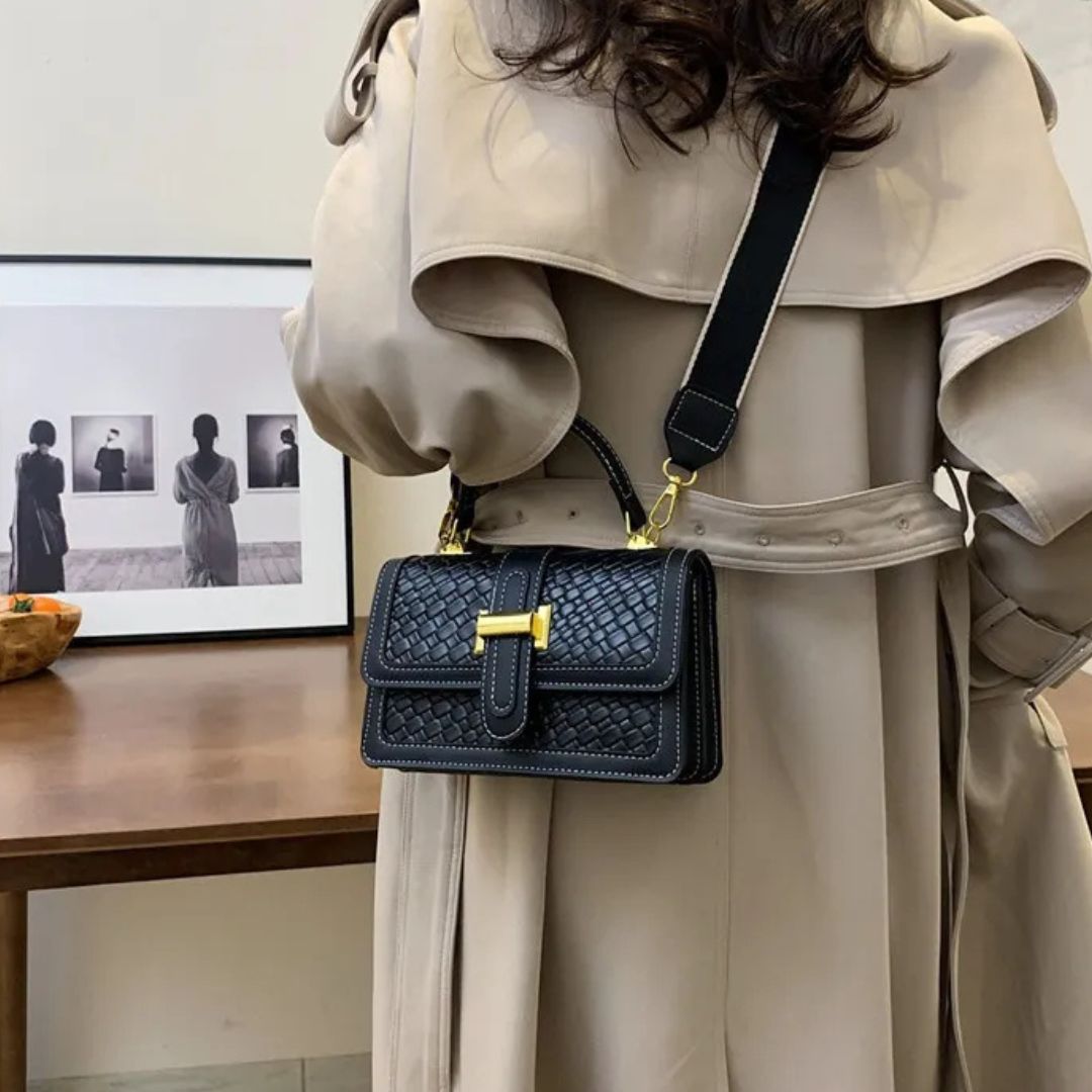 Woven Shoulder Bag for Women ⎜ Small Bag with Braided Design and Practical Fastening
