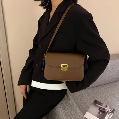 Elegant Shoulder Bag for Women ⎜ Simple Design with Gold Buckle and Adjustable Strap