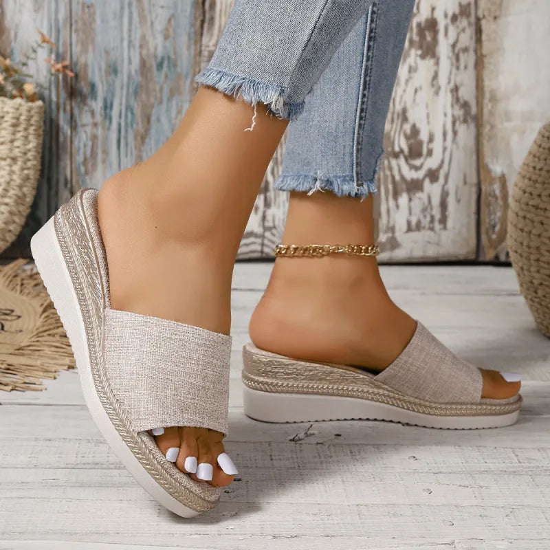 Women's Platform Slip - on Shoes ⎜ Comfortable Summer Shoes with Wide Strap and Non - Slip Sole for Beach & Leisure