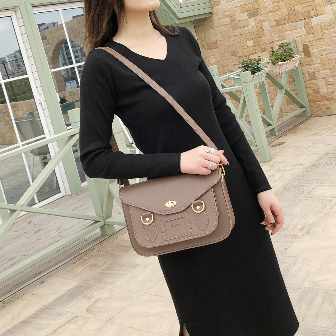 Classic Shoulder Bag for Women ⎜ Fashionable Cambridge - Style Shoulder Bag with Practical Fasteners