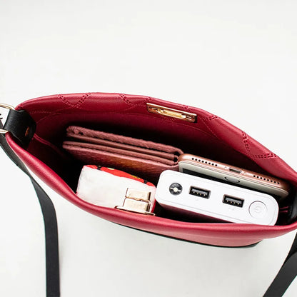 Shoulder Bag for Women ⎜ Stylish Bag with Diagonal Quilting and Elegant Fastening