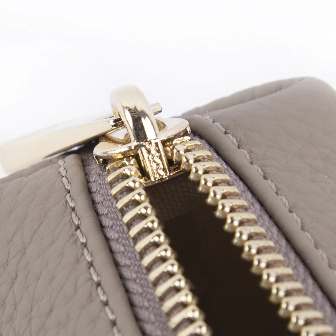 Cosmetics Bag for Women ⎜ Compact Leather - Look Design with Zip for Lipsticks and Make - Up