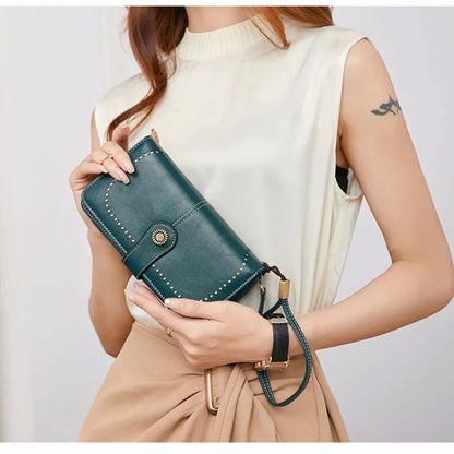 Women's Wallet with Zip ⎜ Rfid Protection and Large Capacity in a Modern Design