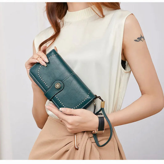 Women's Wallet with Zip ⎜ Rfid Protection and Large Capacity in a Modern Design