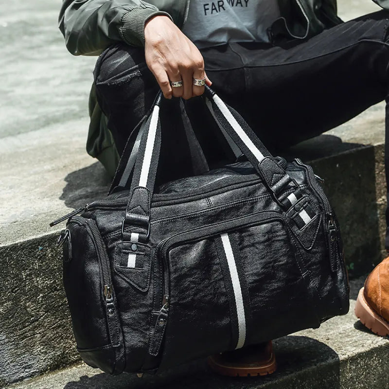 Sports Bag for Men and Women ⎜ Compact Leisure Bag with Shoulder Strap and Practical Compartments