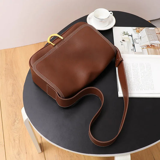 Messenger Bag for Women ⎜ Elegant Shoulder Bag with Gold Accent and Plenty of Storage Space