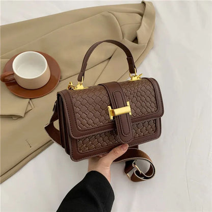 Woven Shoulder Bag for Women ⎜ Small Bag with Braided Design and Practical Fastening