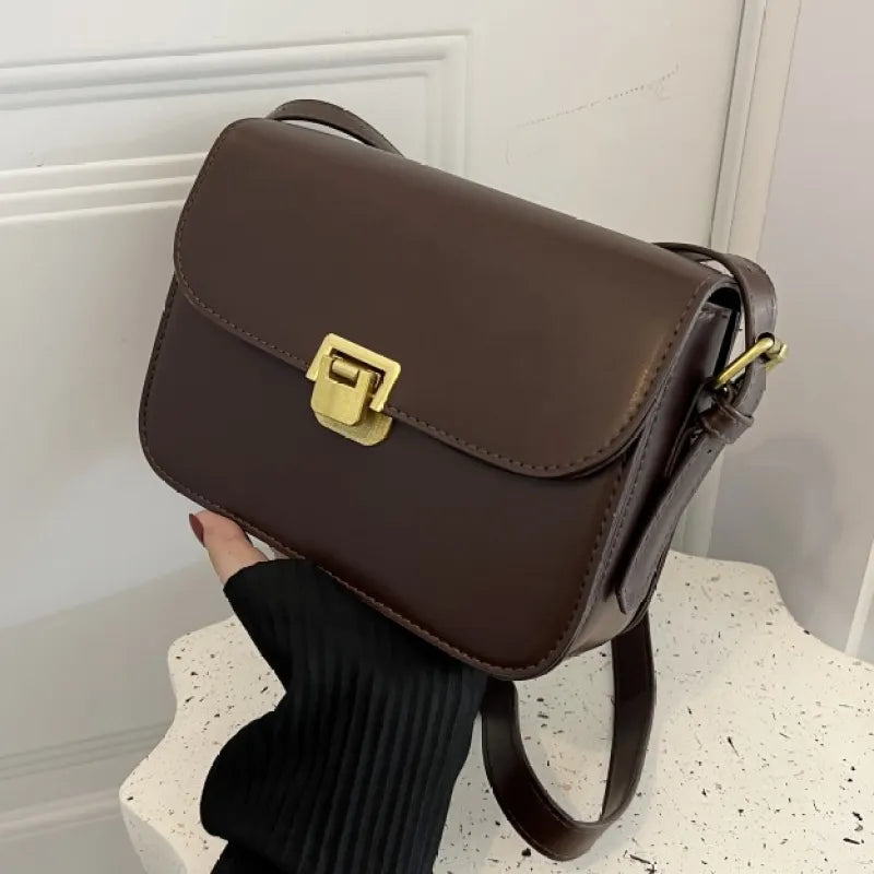 Elegant Shoulder Bag for Women ⎜ Simple Design with Gold Buckle and Adjustable Strap