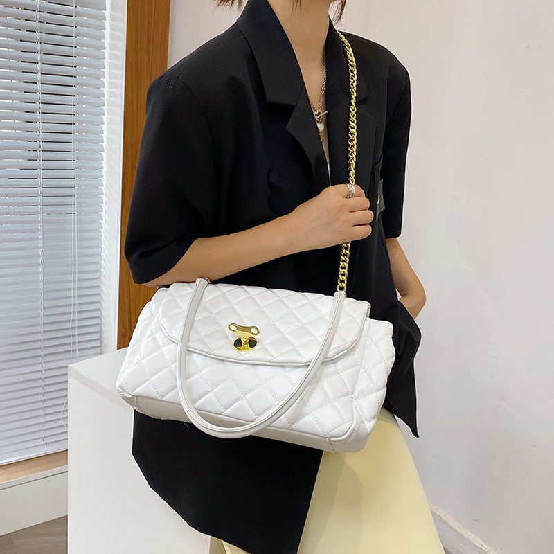 Shoulder Bag for Women ⎜ Fashionable Handbag in Diamond Design with Gold Chain and Practical Fastening