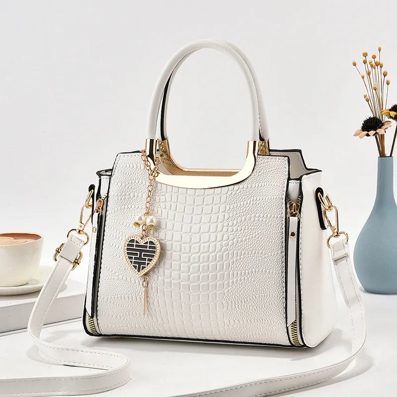 Bag with Heart Pendant ⎜ Elegant Design and Plenty of Storage Space for Everyday Life