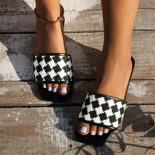 Women's Flat Slides Sandals ⎜ Comfortable Summer Shoes with Chequered Pattern for Beach & Leisure