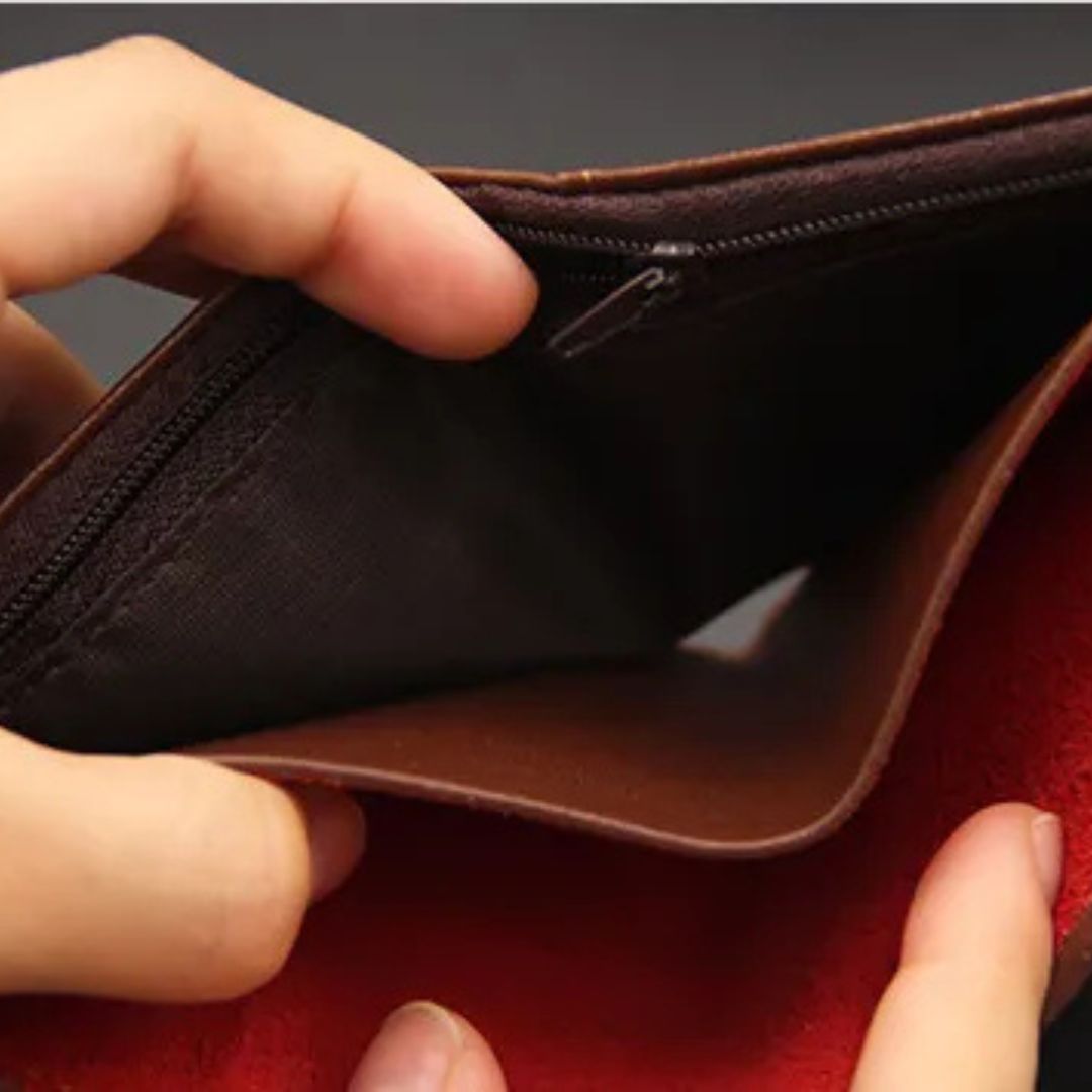 Men's Wallet with Metal Corner ⎜ Elegant Short Shape with Card Slots
