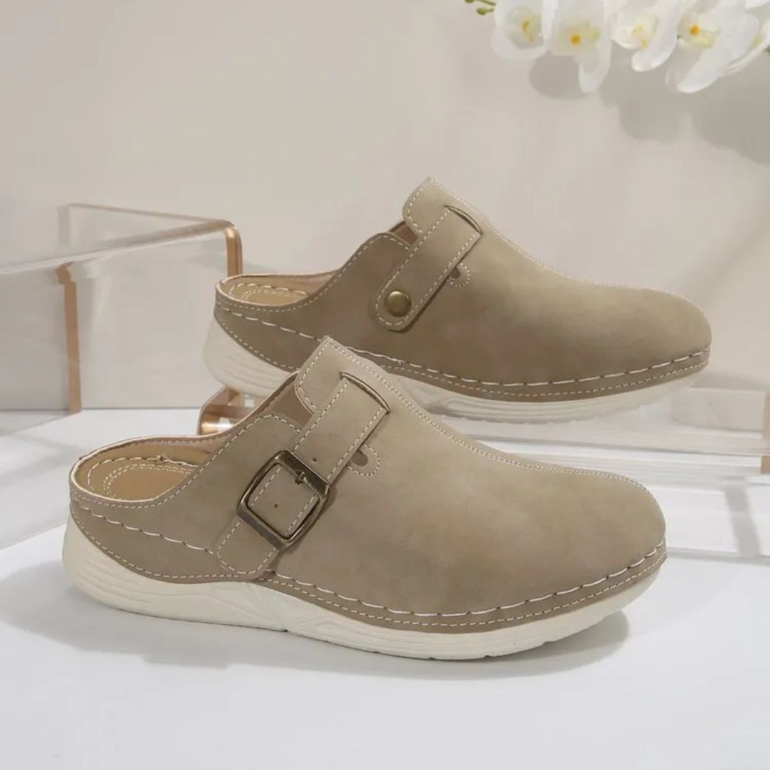 Women's Wedge Slippers with Metal Buckle ⎜ Comfortable Clogs with Latch Fastening and Trendy Design