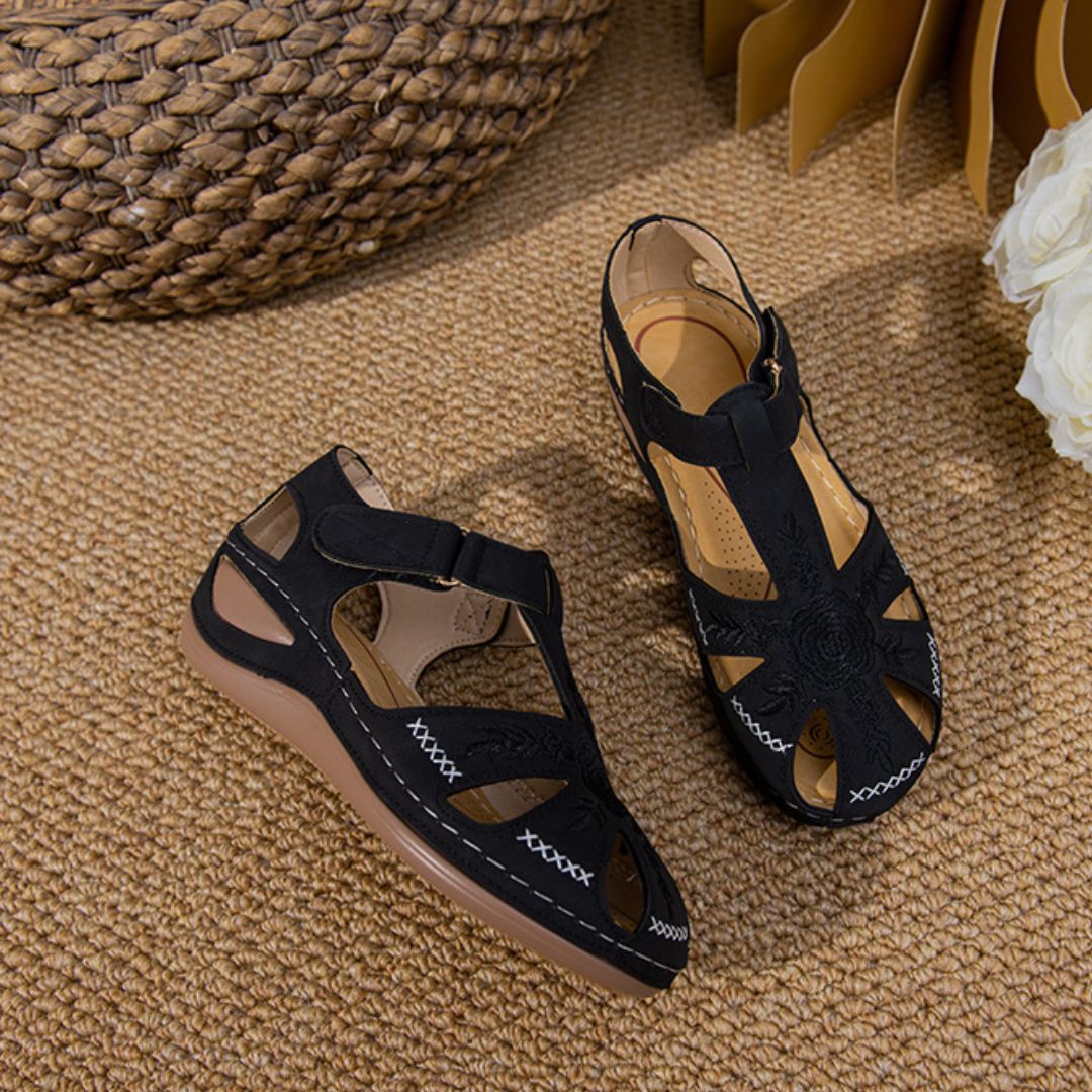 Women's Casual Sandals ⎜ Non - Slip with Soft , Lightweight Sole and Retro Design for Everyday Wear & Leisure