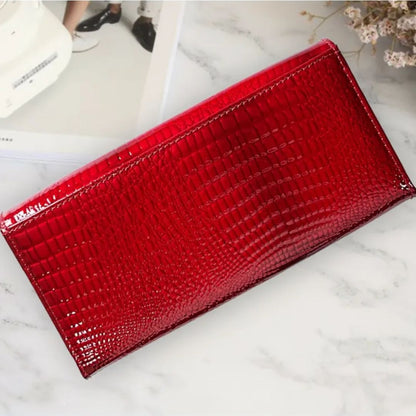 Women's Wallet in Crocodile Look ⎜ Elegant Long Wallet with Snap Fastener and Many Compartments