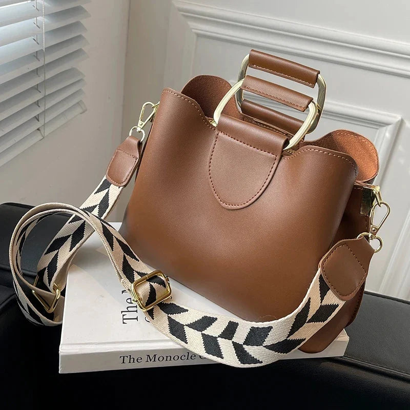 Bucket Bag for Women ⎜ Fashionable Design with Wide Shoulder Strap and Practical Carrying Function