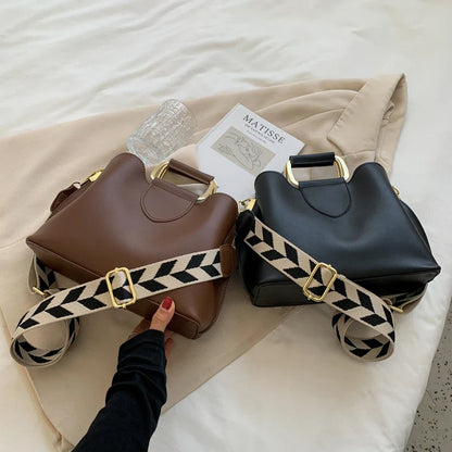 Bucket Bag for Women ⎜ Fashionable Design with Wide Shoulder Strap and Practical Carrying Function