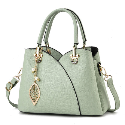 Elegant Handbag for Women ⎜ Stylish Shoulder Bag with Leaf Pendant and Practical Design
