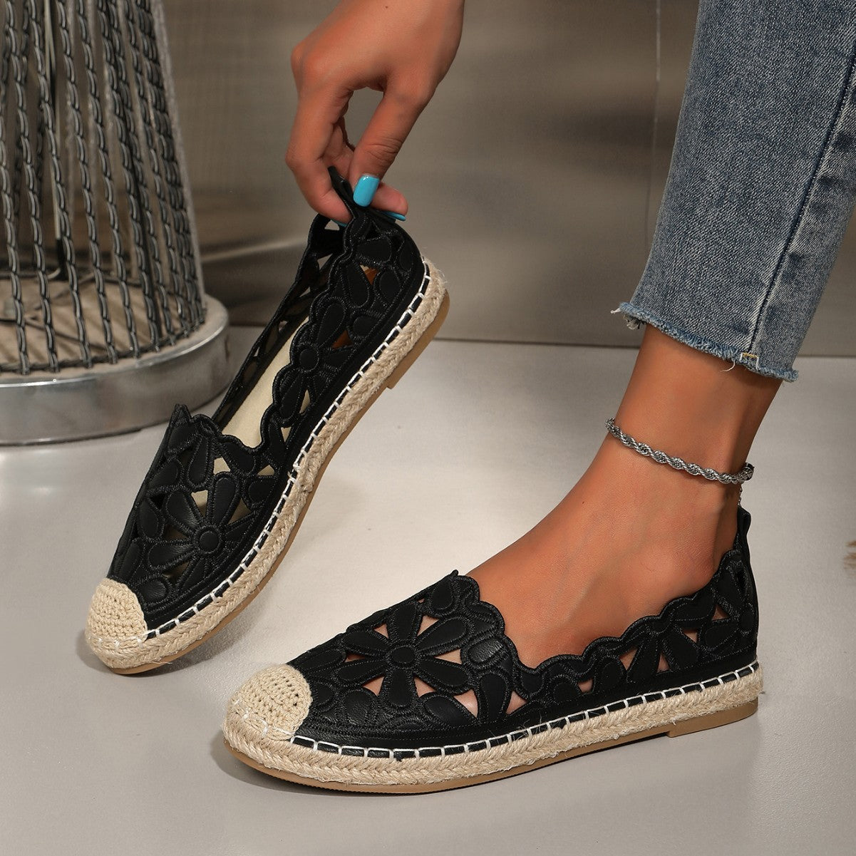 Espadrilles for Women ⎜ Lightweight Summer Shoes with a Floral Crochet Look and Jute - Like Sole