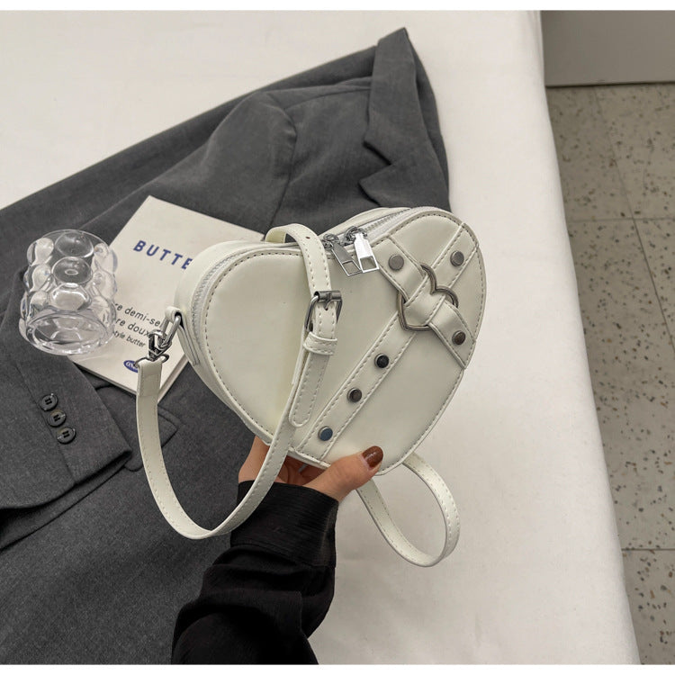 Fashionable Shoulder Bag for Women ⎜ Heart - Shaped Crossbody Bag in an Eye - Catching Design with Strap Fastening