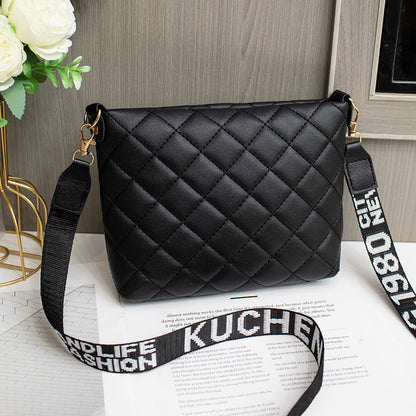 Small Shoulder Bag for Women ⎜ Fashionable Crossbody Bag with Quilted Design and Eye - Catching Shoulder Strap
