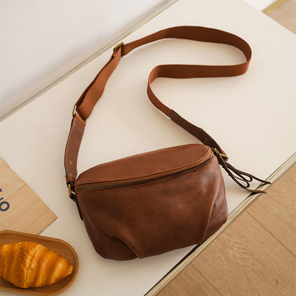 Shoulder Bag ⎜ Practical Design Made From High - Quality Leather with Adjustable Shoulder Strap
