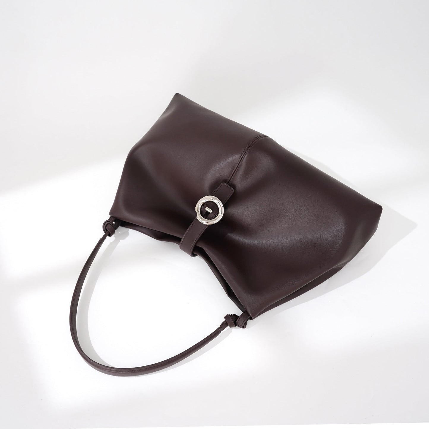 Large Shoulder Bag for Women ⎜ Stylish Shoulder Bag with an Elegant Design and Practical Ring Fastening