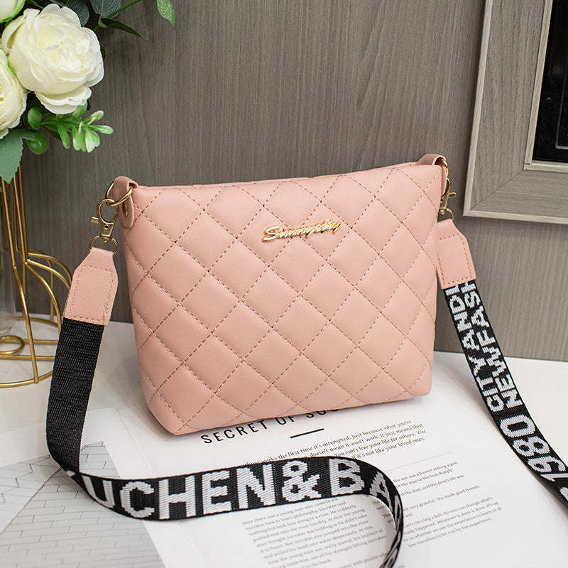 Small Shoulder Bag for Women ⎜ Fashionable Crossbody Bag with Quilted Design and Eye - Catching Shoulder Strap