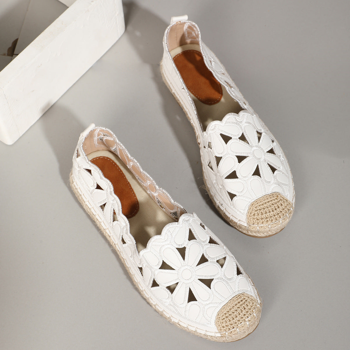 Espadrilles for Women ⎜ Lightweight Summer Shoes with a Floral Crochet Look and Jute - Like Sole
