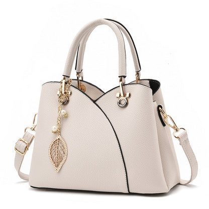 Elegant Handbag for Women ⎜ Stylish Shoulder Bag with Leaf Pendant and Practical Design