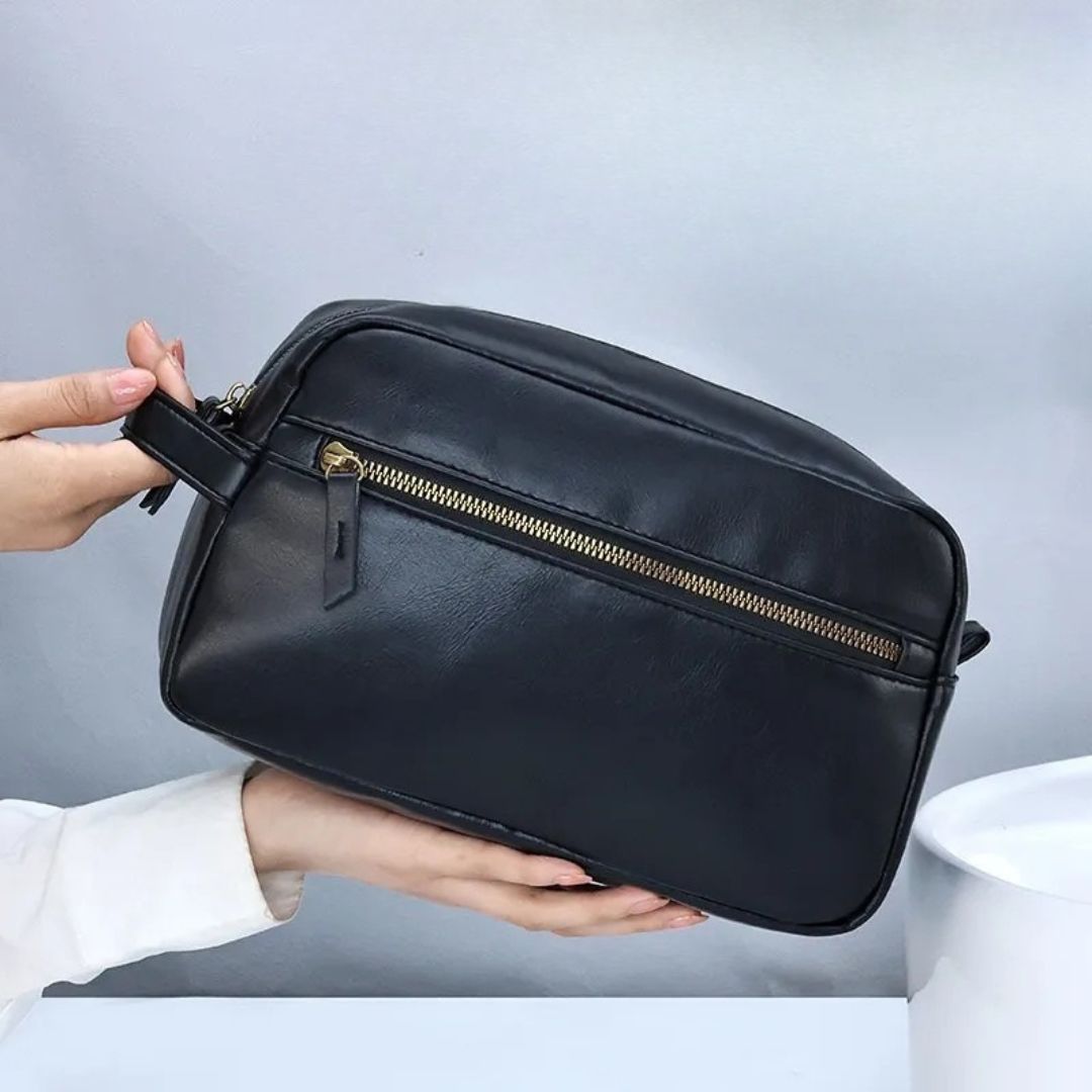 Leather Toiletry Bag for Men ⎜ Large Travel Bag with Practical Compartments and Robust Zip