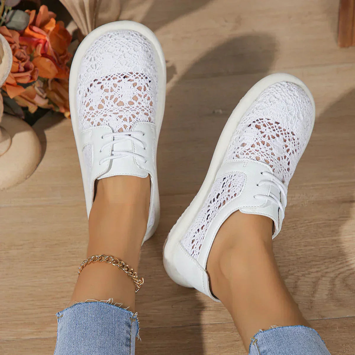Sneakers for Women ⎜ Comfortable Flats with Breathable Mesh and Comfortable Sole