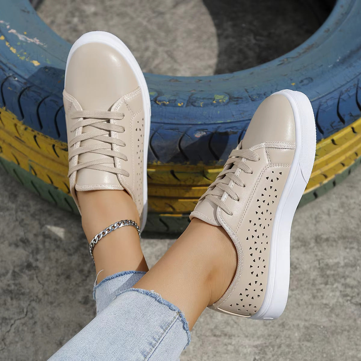 Flat Trainers for Women ⎜ Comfortable Shoes with an Openwork Design for Summer and Leisure
