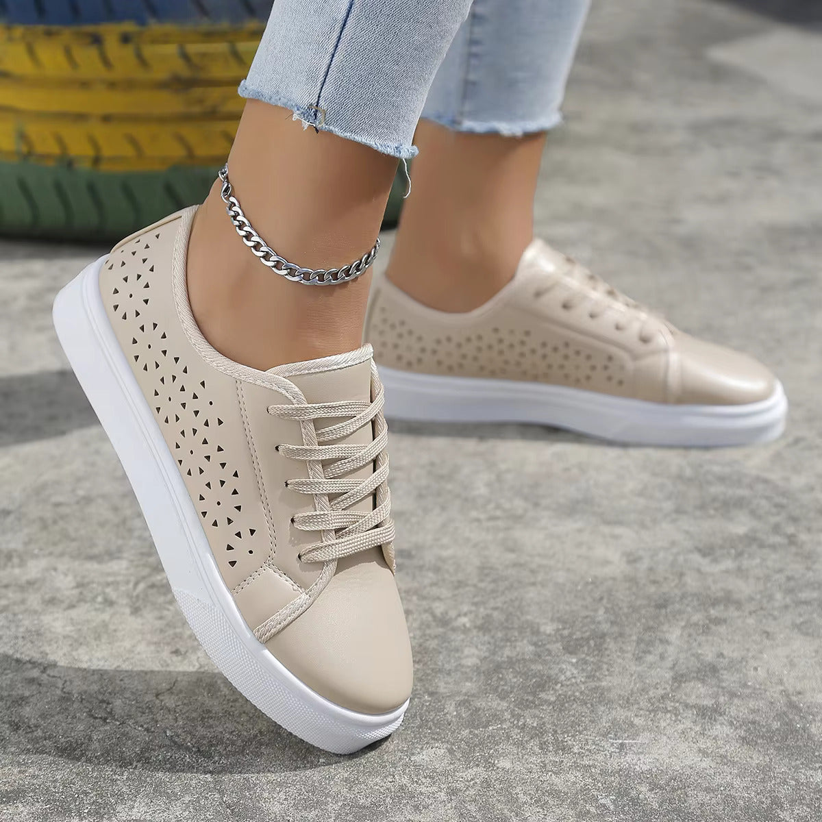 Flat Trainers for Women ⎜ Comfortable Shoes with an Openwork Design for Summer and Leisure