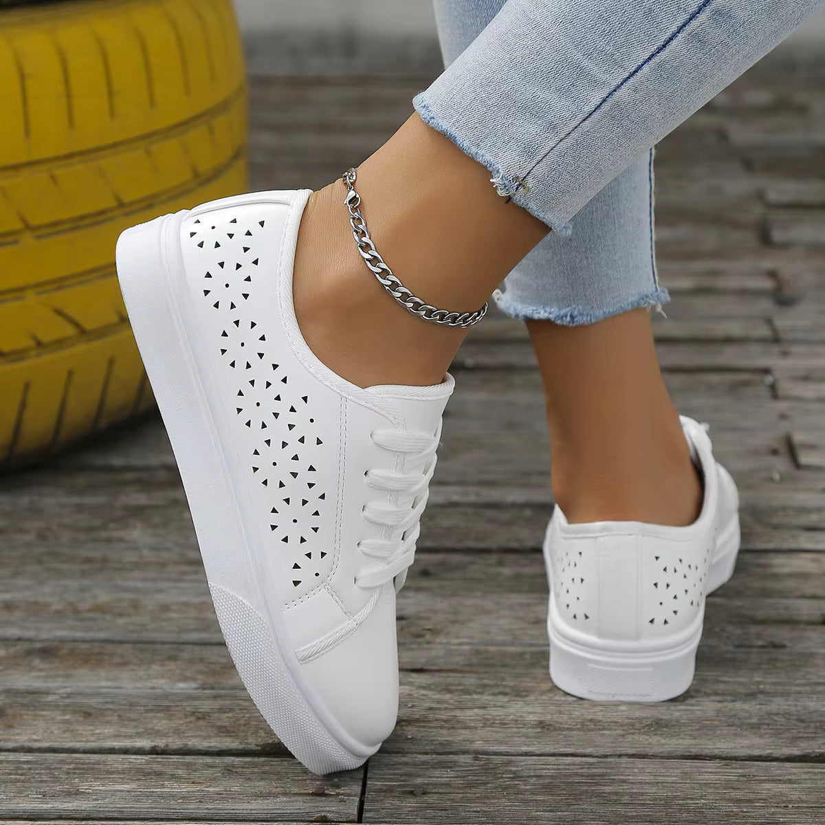 Flat Trainers for Women ⎜ Comfortable Shoes with an Openwork Design for Summer and Leisure