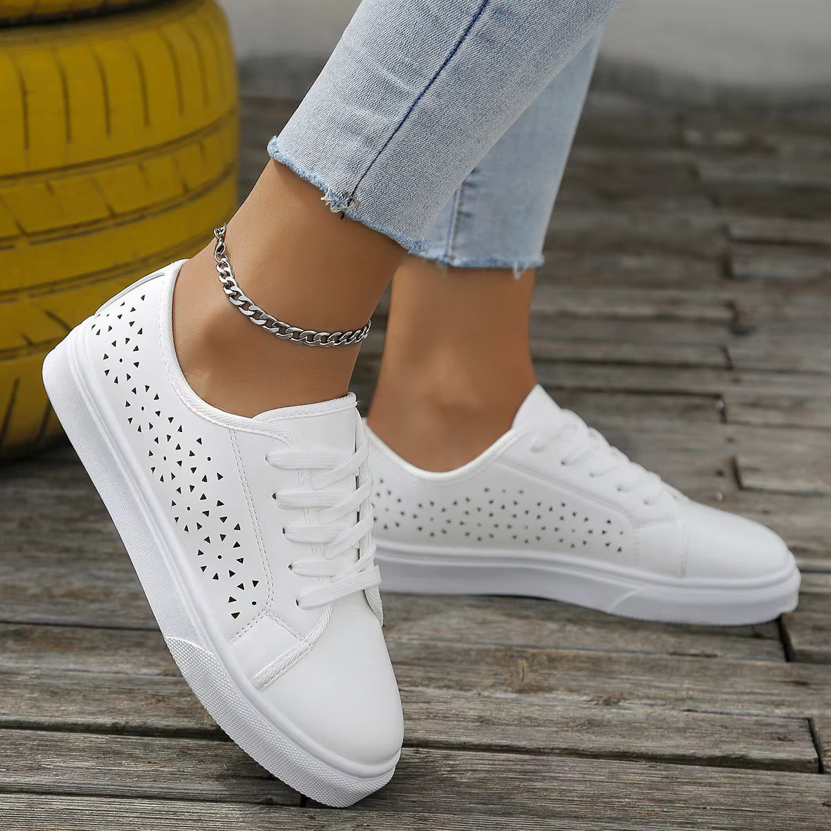 Flat Trainers for Women ⎜ Comfortable Shoes with an Openwork Design for Summer and Leisure