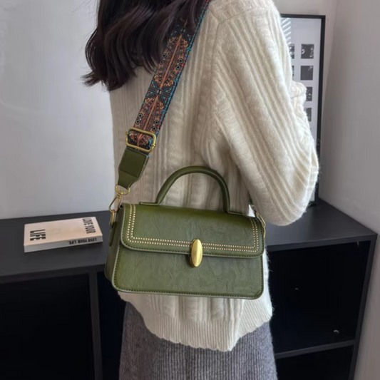 Retro Shoulder Bag for Women ⎜ Stylish Bag with Golden Details
