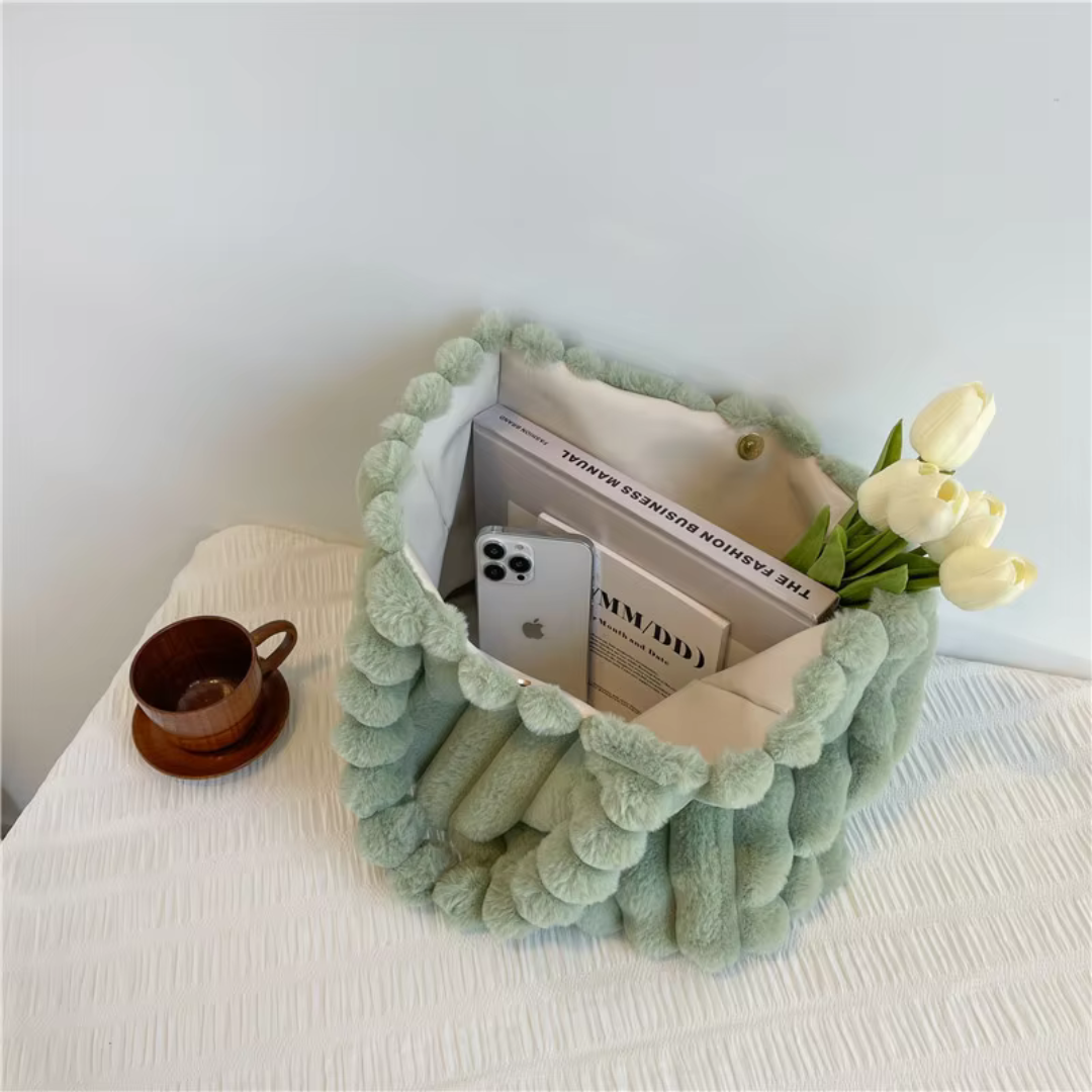 Plush Bag for Women ⎜ Large Shoulder Bag with Soft Material and Stylish Design
