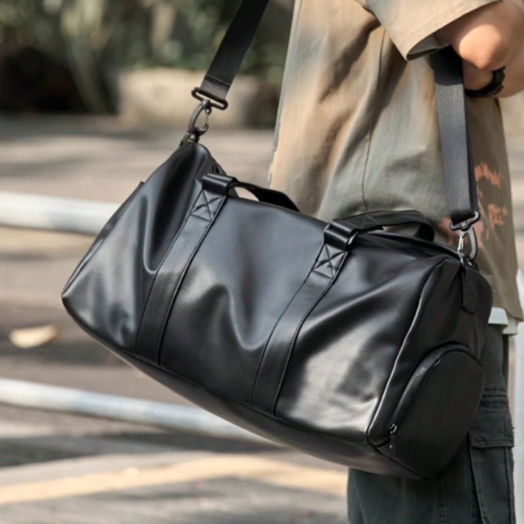 Fitness Bag ⎜ Large Capacity and Durable Design for Short Trips and Sports