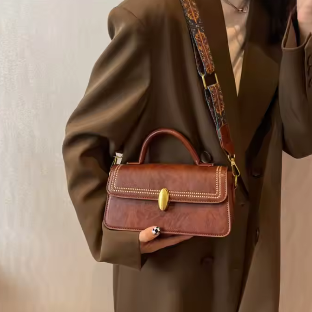 Retro Shoulder Bag for Women ⎜ Stylish Bag with Golden Details