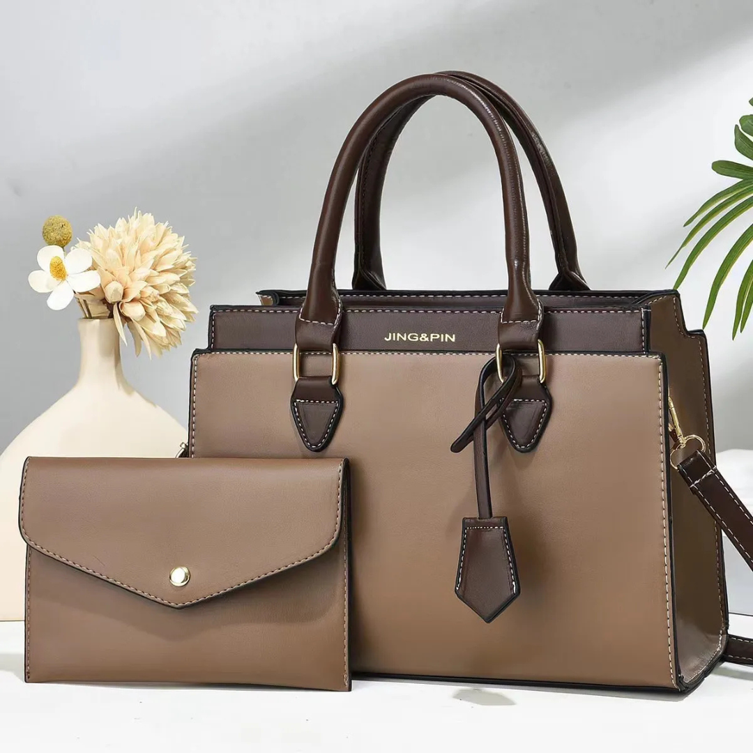 Large Handbag with Contrasting Colours ⎜ Minimalist Design and Plenty of Storage Space