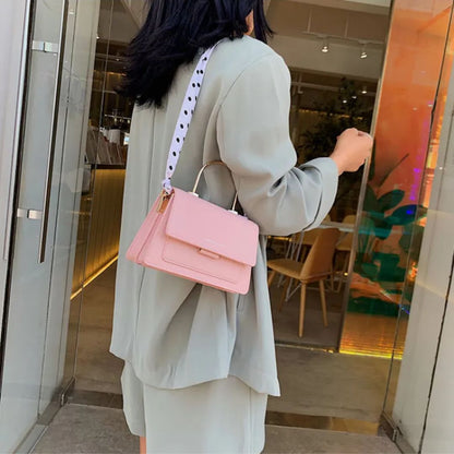 Shoulder Bag for Women ⎜ Fashionable Bag with Polka Dots Bow and Chain Strap
