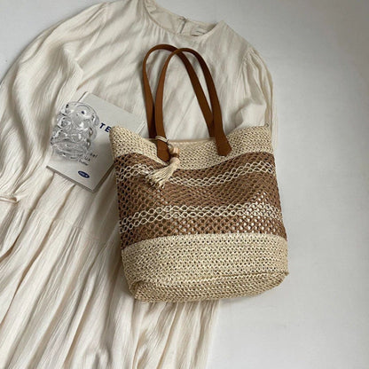 Beach Bag ⎜ Large Fashionable Mesh Bag with Tassel Pendant for the Summer