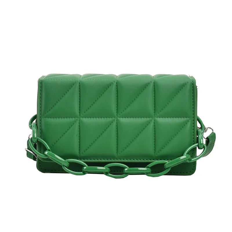 Shoulder Bag for Women ⎜ Fashionable Handbag with Chain Detail and Embossed Leather Design