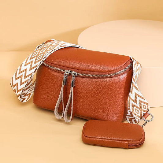 Leather Shoulder Bag ⎜ Practical Design with Adjustable Shoulder Strap and Pouch