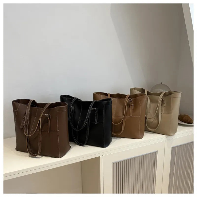 Large Handbag for Women ⎜ Practical Shoulder Bag with Plenty of Storage Space for Everyday Use