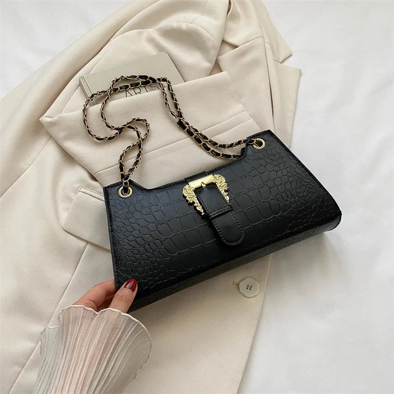 Shoulder Bag with Chain ⎜ Modern Design with Crocodile Embossing and Stylish Golden Clasp