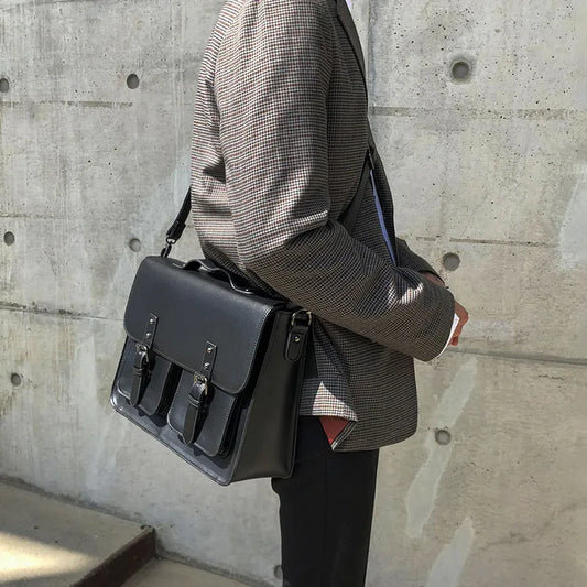 Briefcase for Men ⎜ Stylish Leather Shoulder Bag with Practical Compartments and Carrying Handle